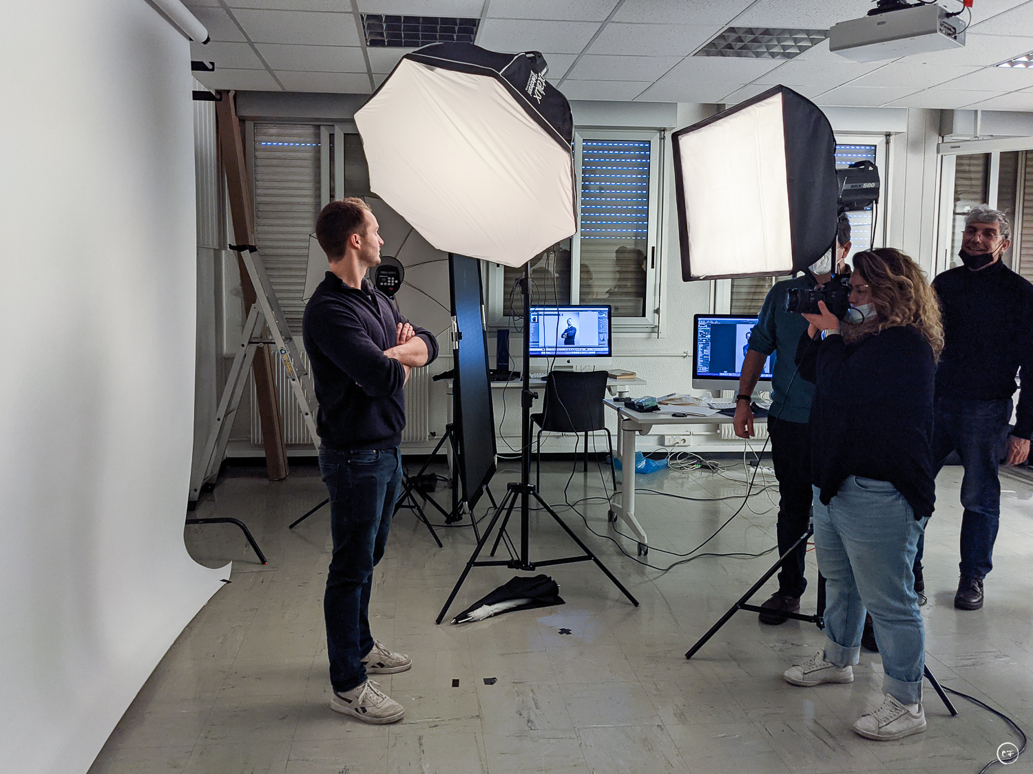 Coulisse, Backstage, Formation, photographie, "photographe-vidéaste, un métier", Institut national de l'audiovisuel, INA, 2022, Paris, Studio, Agence Waka / Coline Ferro